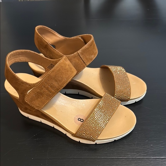Yellow Box wedge sandals - Picture 1 of 8